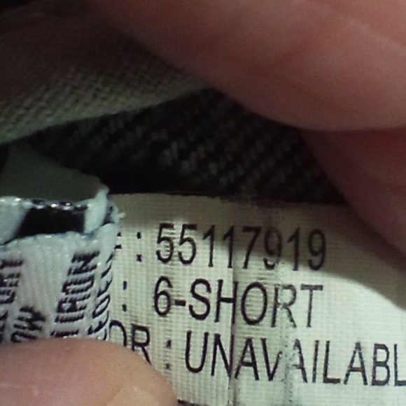 A Pair of Abercrombie and Fitch ladies flare leg jeans in a size 6S. Waist 16.5 - Picture 8 of 9